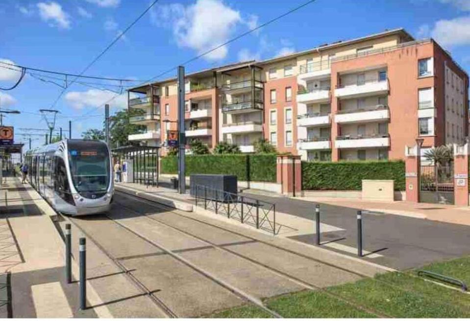 L Oasis Studio Proche Hopital Et Aeroport Piscine Parking &Netflix Toulouse Exteriör bild